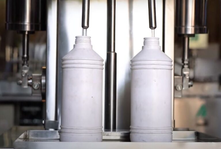 SEMI-AUTOMATIC VOLUMETRIC LIQUID FILLING MACHINE (5)