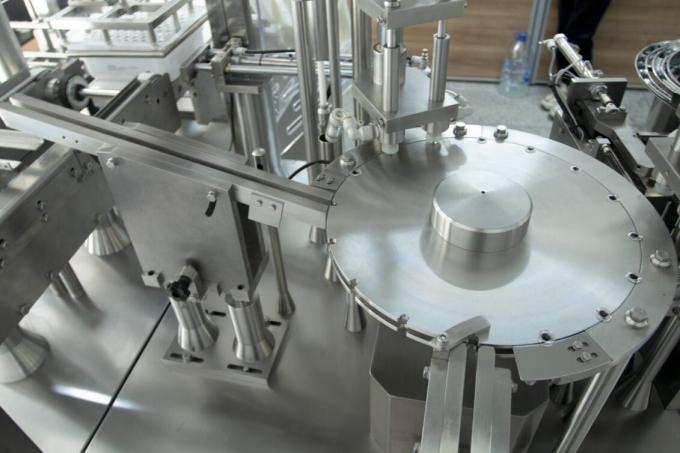 semi automatic nested pre filled syringe filling machine4